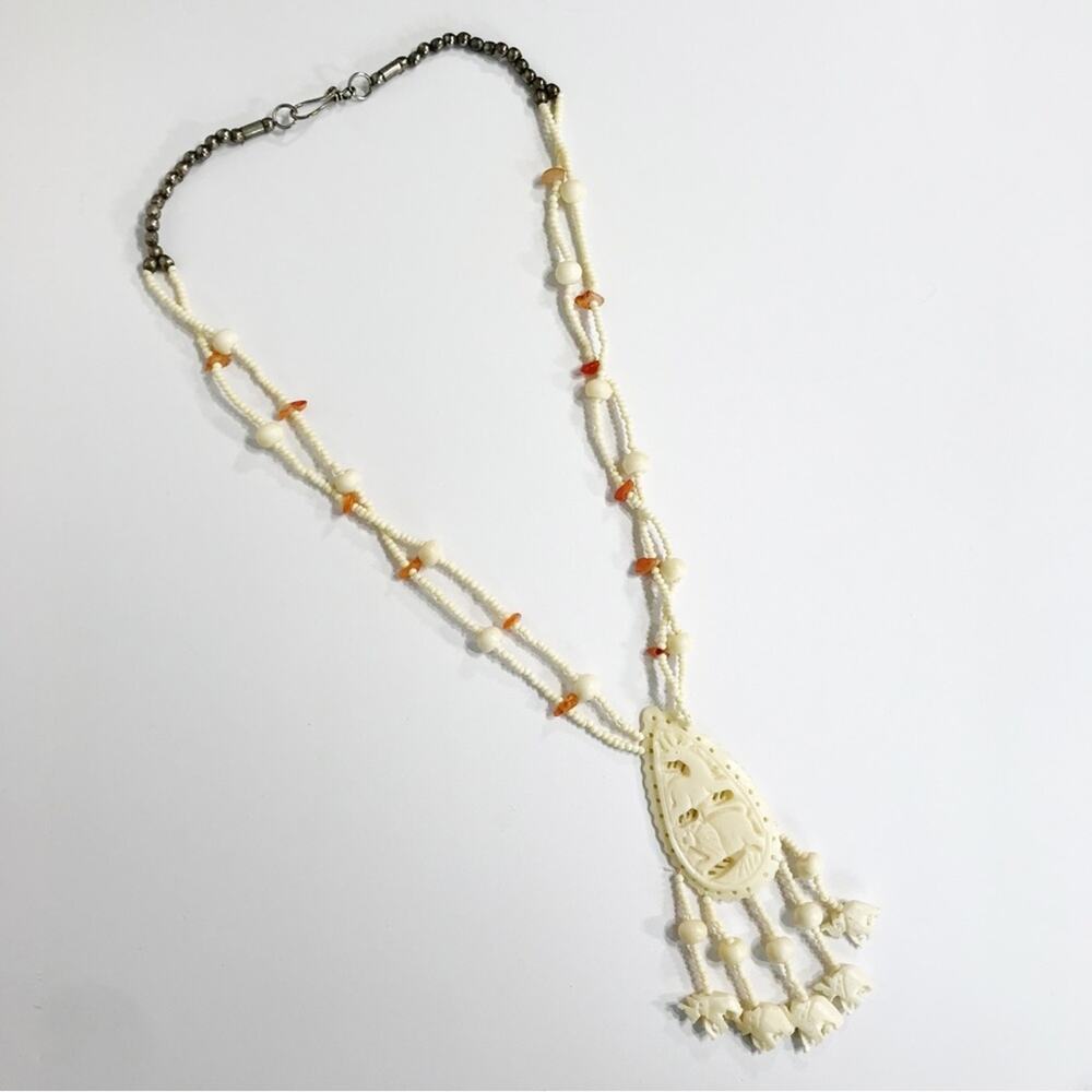 Vintage 36in Carved Bone Tribal Lion Impala Elephant Beaded Pendant Necklace